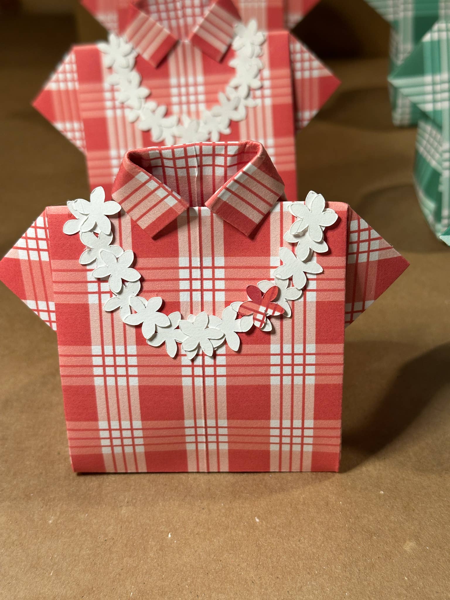 Handmade Aloha Kauai – wholesale Presentbox – Handgjorda Origami Aloha Skjorta Presentaskar - Palaka4