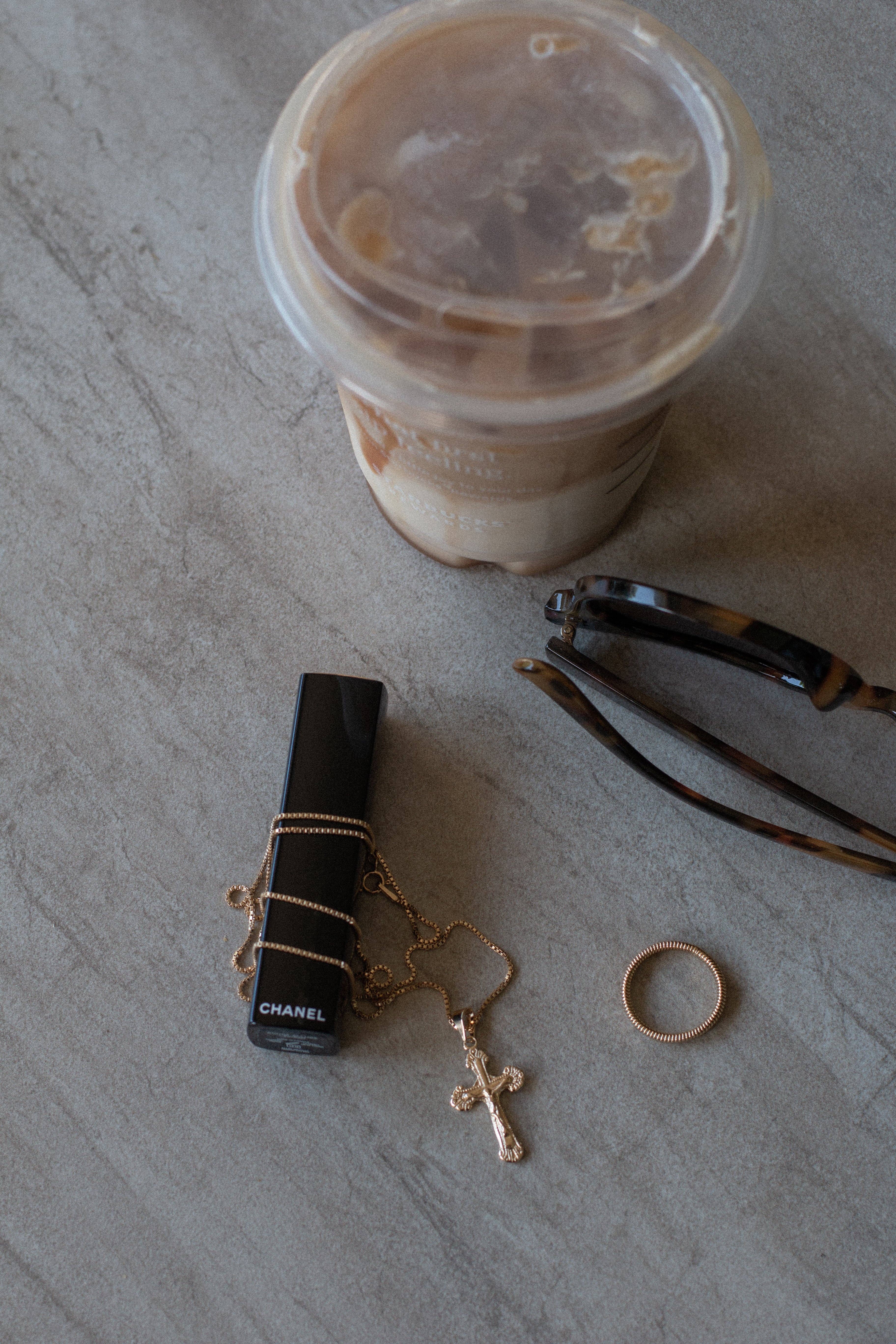 VIE EN BLEU – Engroshandel Halskæde med vedhæng – Amelia halskæde - Guld kors halskæde vedhæng4