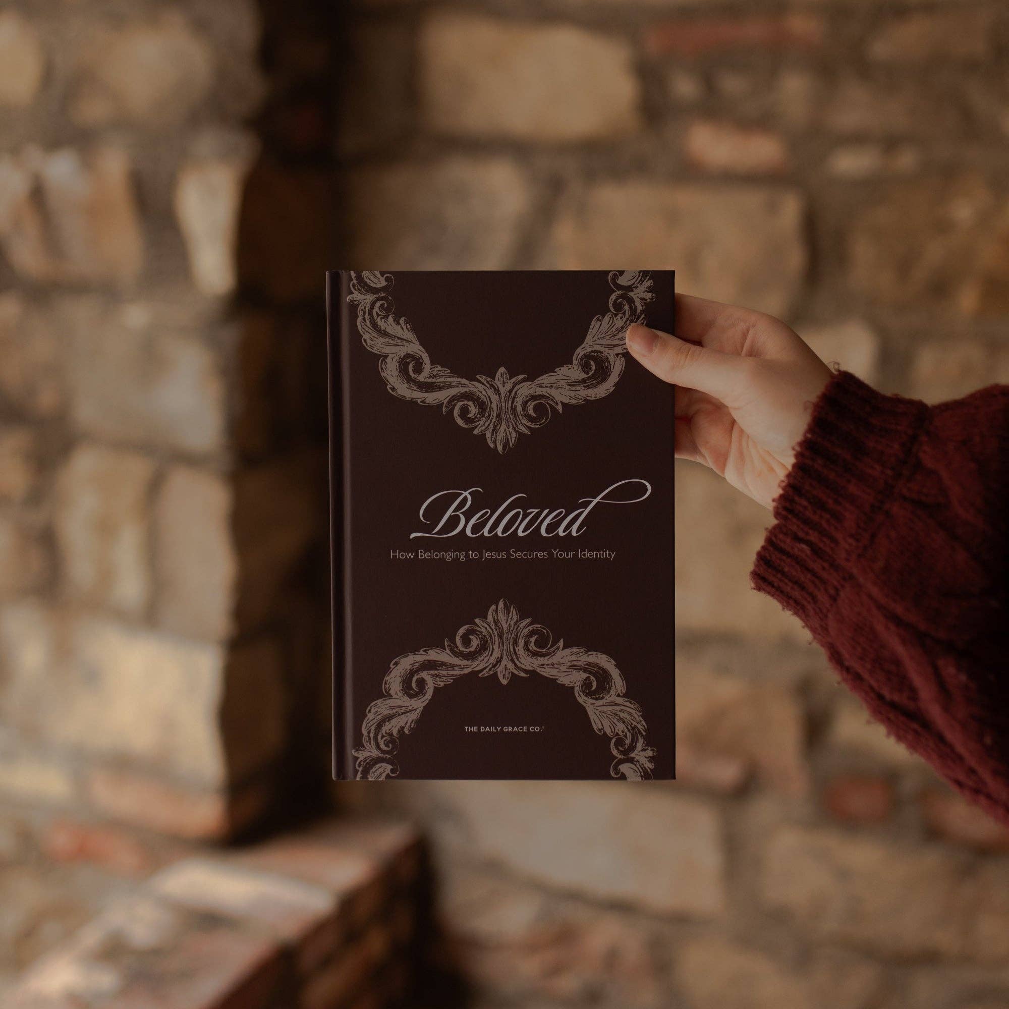 The Daily Grace Co - Vente Religion - Bien-aimé | Anthologie | Comment appartenir à Jésus sécurise votre identité2