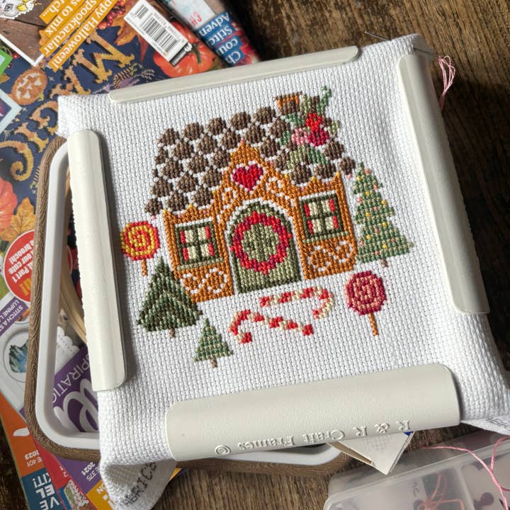 Love Poppet - Wholesale Embroidery/cross-stitch supplies - Gingerbread House - Cross Stitch House1