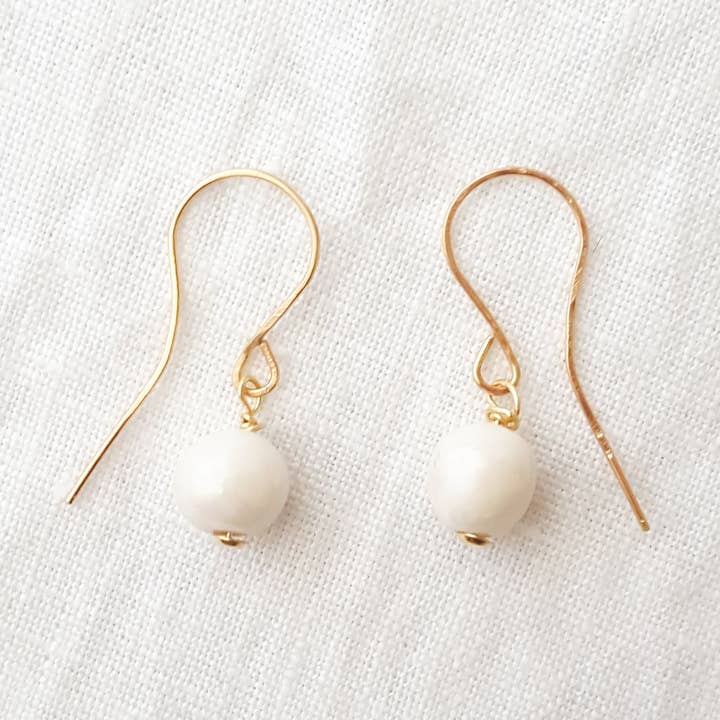 Boucles d'oreilles Hattie « Pearl » pour la vente par Blue Rochelle