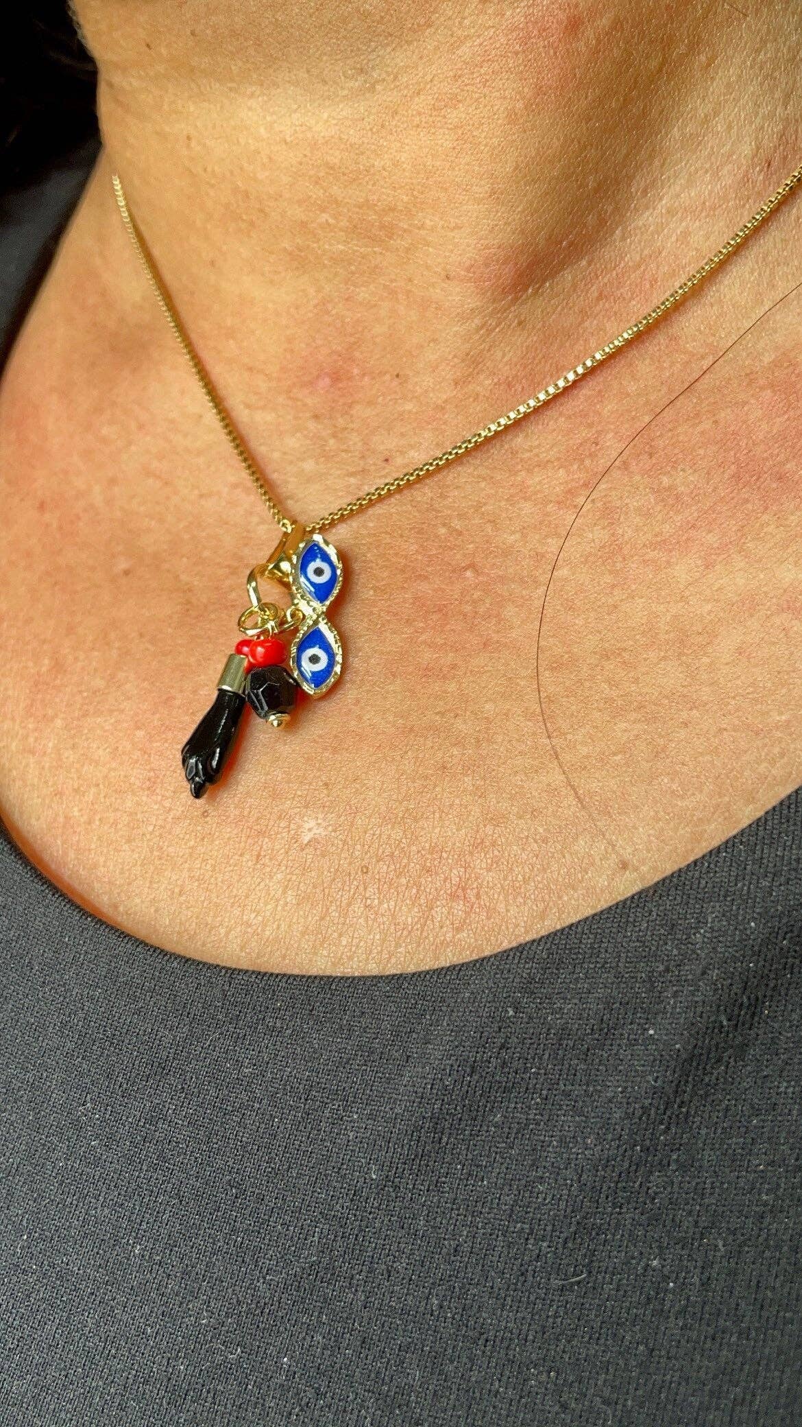 Milie – Engroshandel Halskæde med vedhæng – 18k GF Ojo de Santa Lucia & Figa Charm Vedhæng5