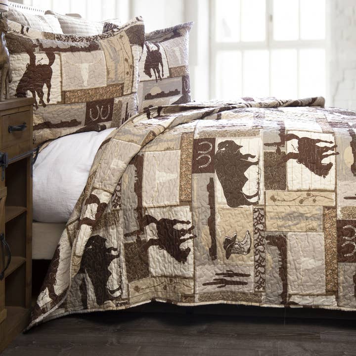 Carstens, Inc. - Wholesale Bedding Set - Wrangler® Vintage Cowboy Quilt Set