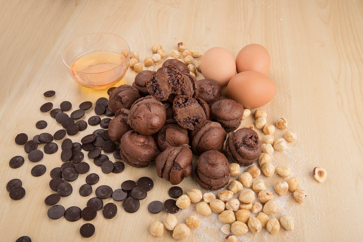 Algi di Bonasera Angela & C saspu – wholesale Chocolate-covered sweets – Baci di Alassio Ancient Recipe With Piedmontese Hazelnuts6