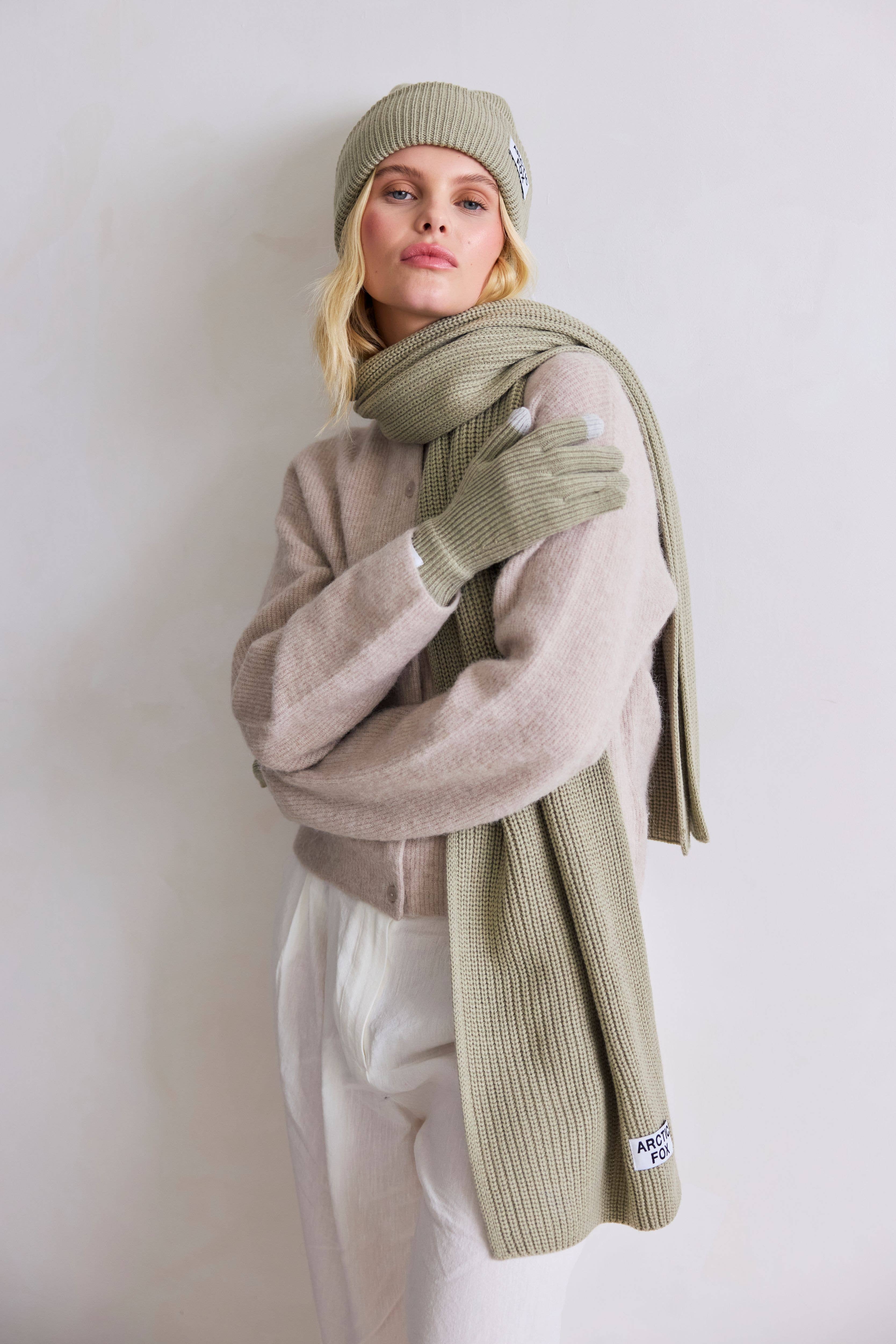 ARCTIC FOX & CO. – wholesale Gloves – Women's – Recycled Bottle Gloves - Arctic Grey - AW251