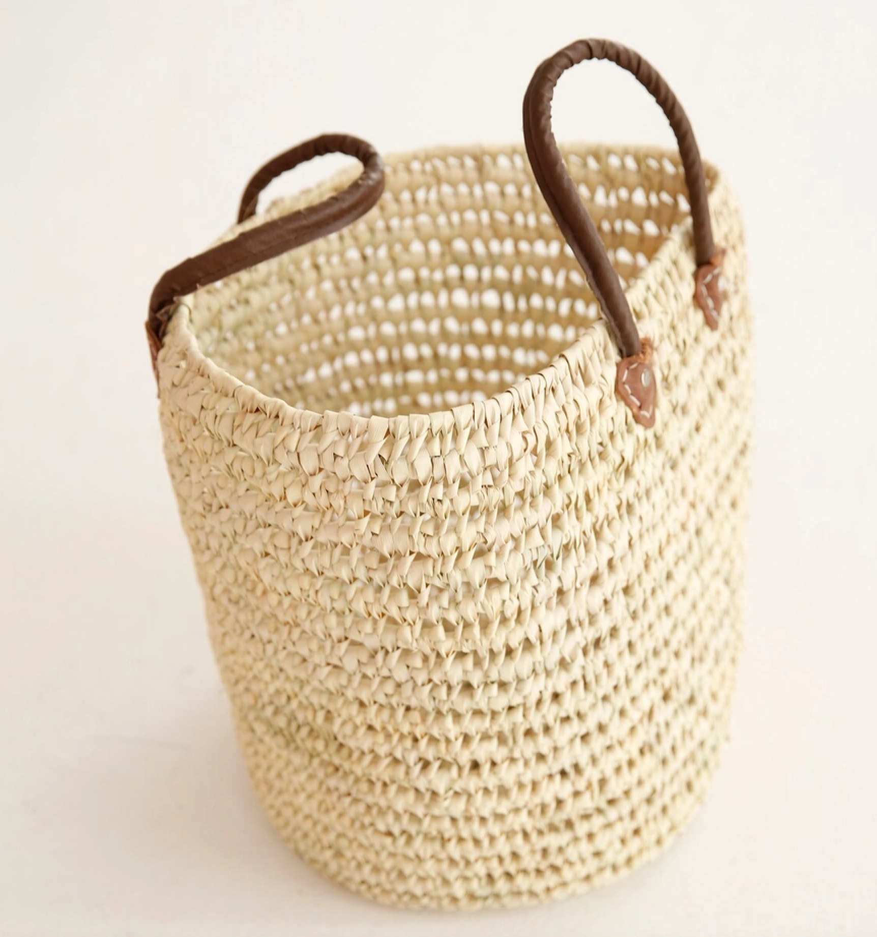 ProHandmadeDesign - Vente Paniers - Panier rond en osier avec poignées en cuir : rangement pour jouets2