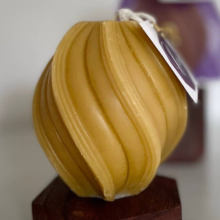 The Swirl Candle | Several Natural Scents Available for wholesale by Bee Luxx Candles