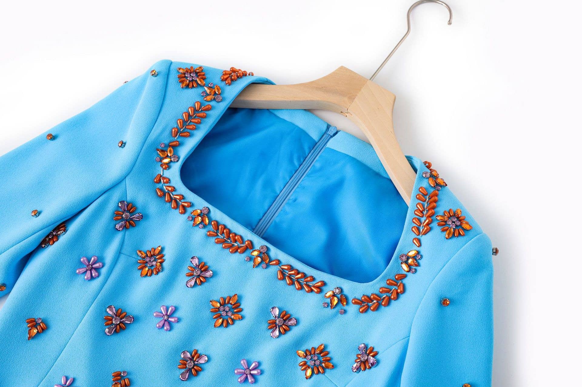 Couleur comme sur les photos Robe élégante à manches longues ornée de diamants faite à la main DR627Y en vente sur Faire2