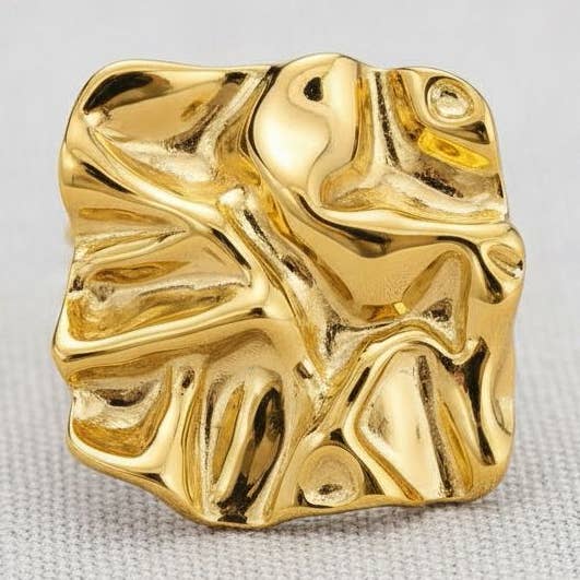 Bague à texture martelée plaquée or 18K pour la vente par scentll jewelry