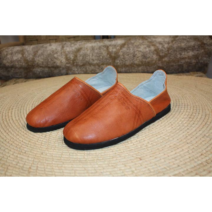 Boutique Huléti - Wholesale Mules - Women's - Camel LEATHER slippers - TIRE SOLES - Foldable heels - “sewn backwards” - Men & Women - From 40 to 45