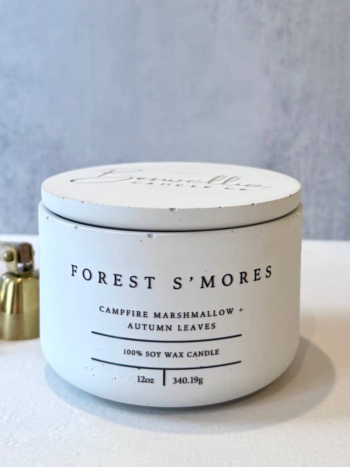 S'mores della Foresta - Salmo 34:4 (340g) per la vendita all'ingrosso da parte di Boswellia Candle Co.
