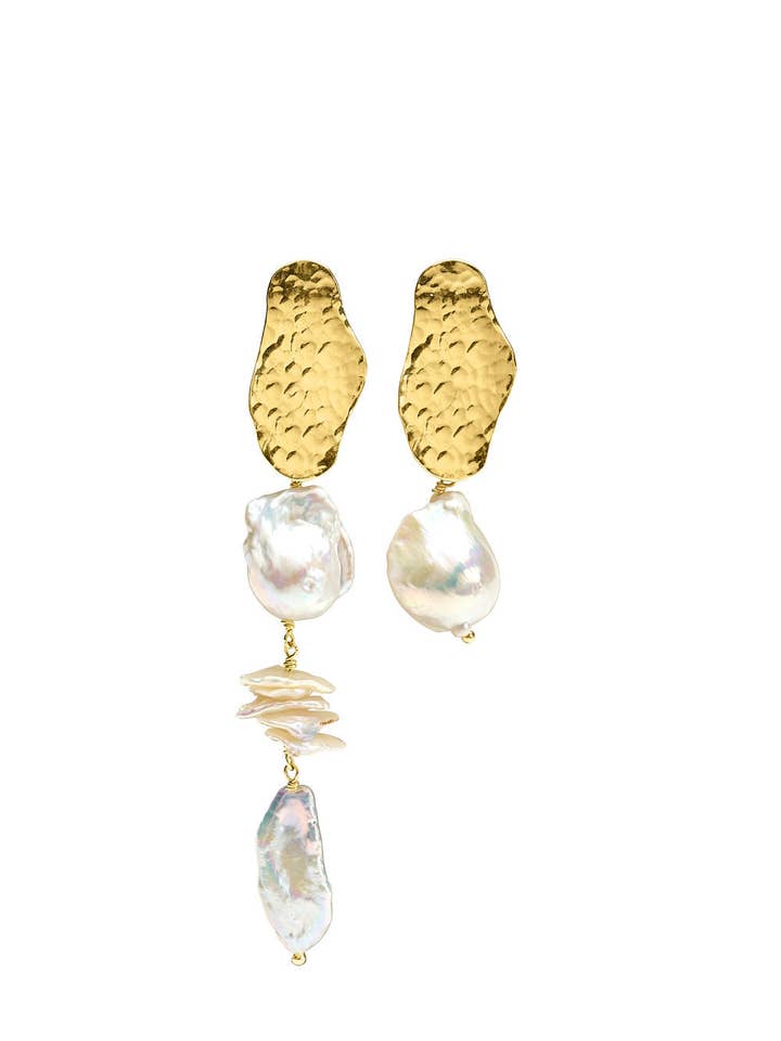 Brincos Penelope com pérolas barrocas e de água doce por atacado de Buccarello Jewellery