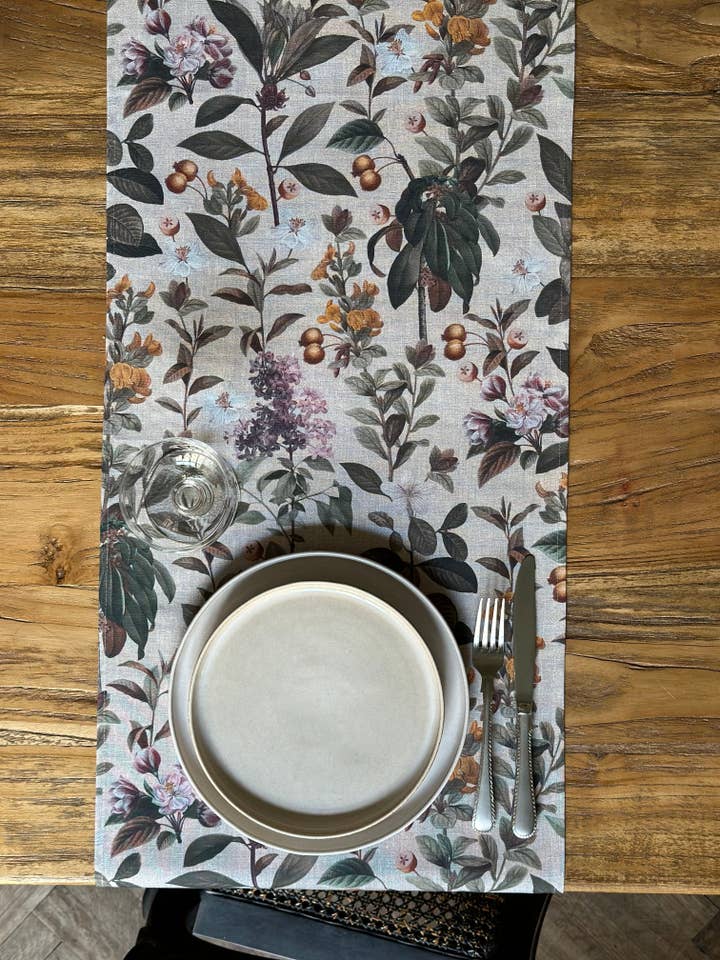 Runner da tavola in cotone 100% stampato | Collezione Natural Bouquet per la vendita all'ingrosso da parte di Hortensias Home