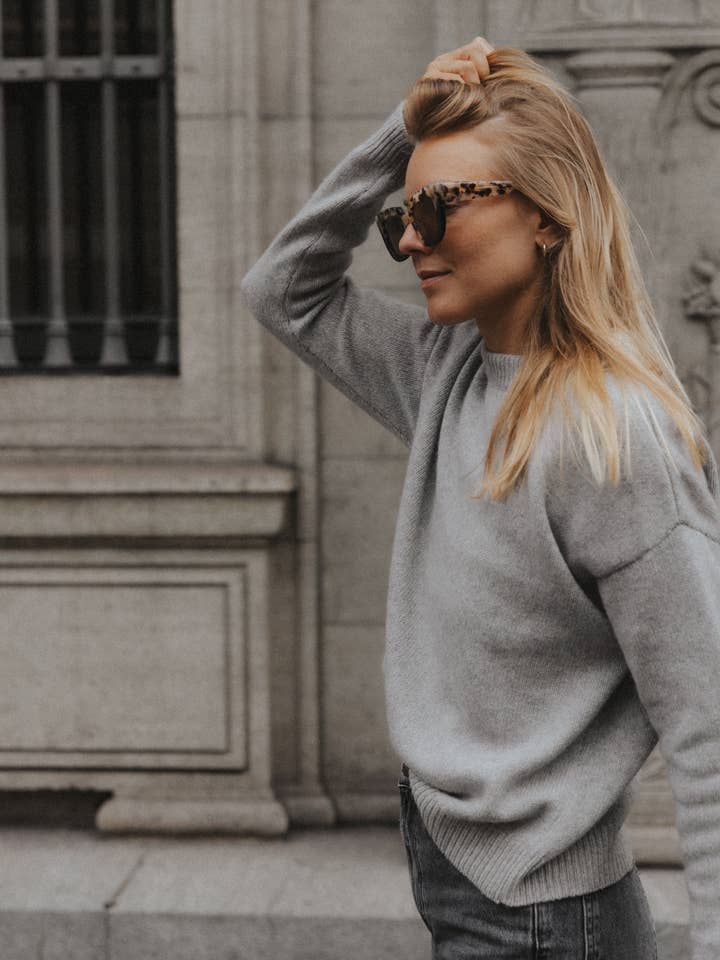 PURA Clothing - Wholesale Knit Sweater - Women's - CREWNECK SWEATER CASHMERE/SILK GREY3