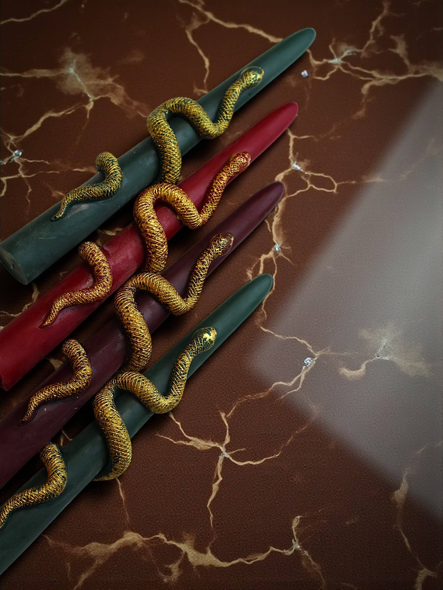 Agaboo Candle – Engroshandel Stearinlys/lysestage – Kronelys med guldslange 24x2,5cm4