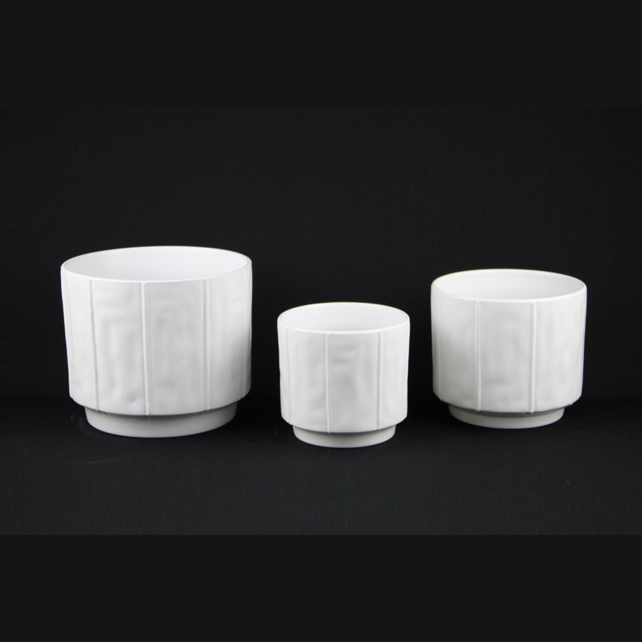 Florinia - Wholesale Plant Pot - 3-Piece White Stoneware Planter Pot Set with Soft Vertical Texture3