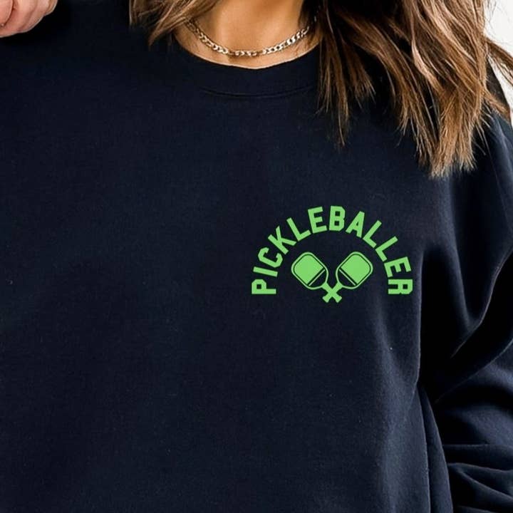 *Pickleballer (Taschenlogo) Rundhals-Sweatshirt für den Großhandel von Peach Closet