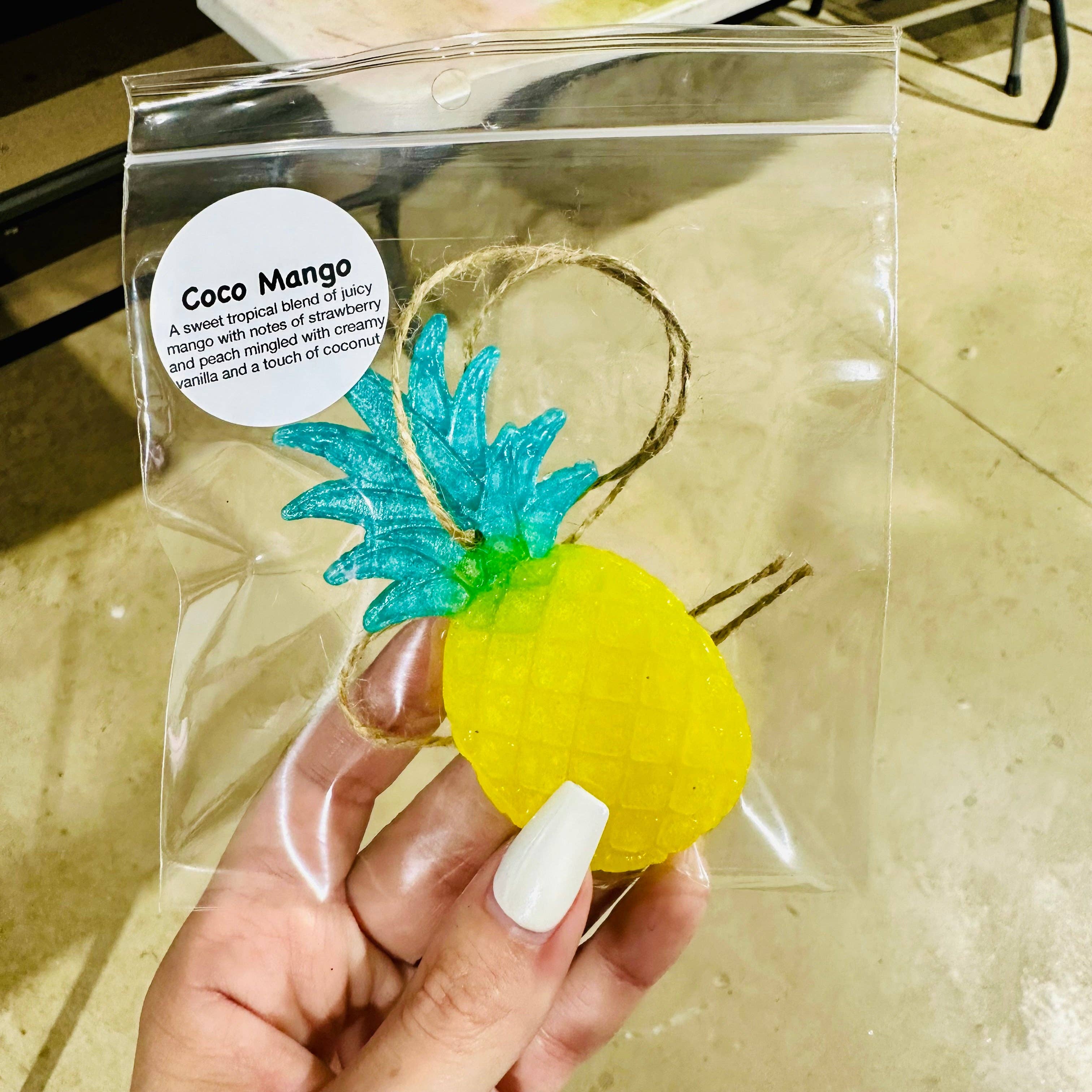 Southern Creek Wholesale – wholesale Luftrenare för bil – Dam – Mini Pineapple Car Freshie2