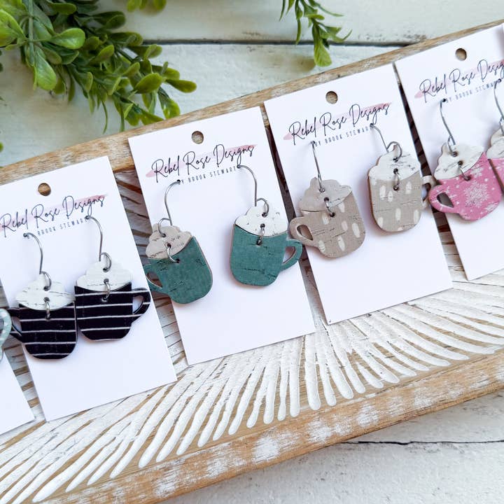 Mugs de chocolat chaud - Multicolores pour la vente par Rebel Rose Designs by Brook