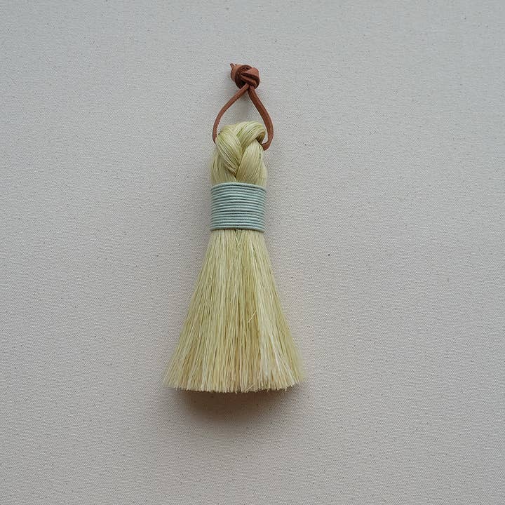 S W E V E N - Wholesale Broom - Round Whisk Table Broom | Handmade | Tampico | Minimal7