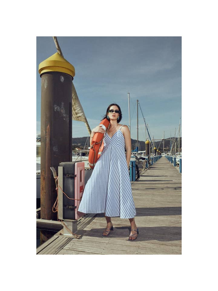 Blank Randig midiklänning i bomull med axelband för wholesale på Faire