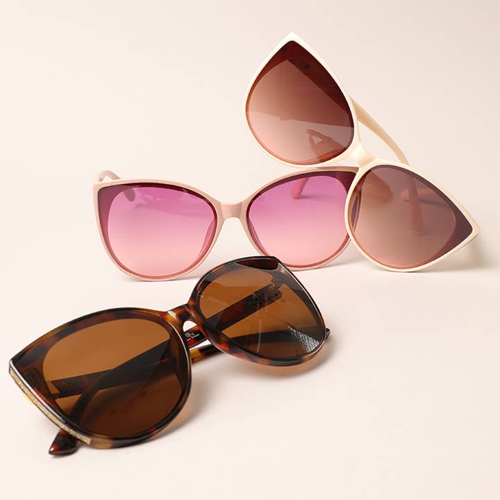 ASSORTED COLOR Women's Glitter Detailed Cat Eye Sunglasses for wholesale on Faire