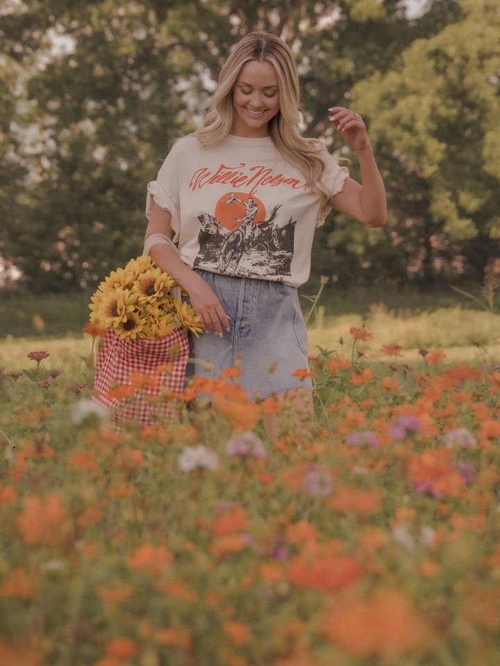 LivyLu - Wholesale Screen Printed T-Shirt - Unisex - Willie Nelson Country Willie Off White Thrifted Graphic Tee 8