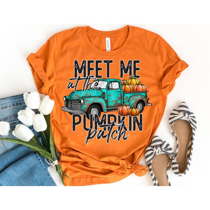 Ontmoet me bij het Pumpkin Patch Truck Shirt - Fall Shirt voor wholesale door The Shirt Company