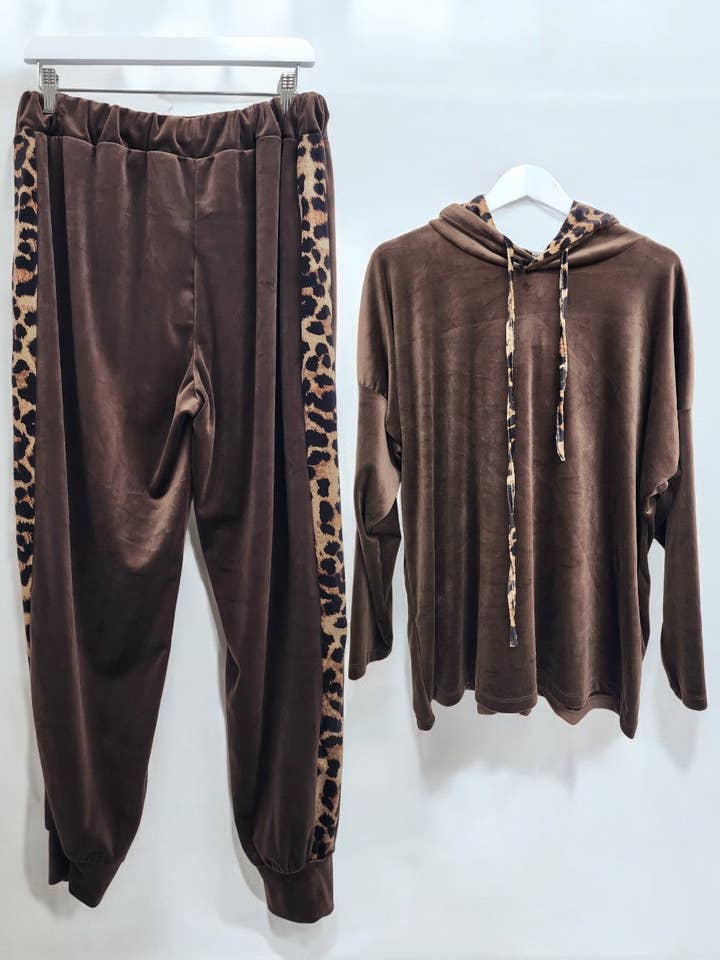 Miss Bold - Wholesale Lounge Set - Women's - Italian Leopard Print Panel Hooded Velour Co Ord Set