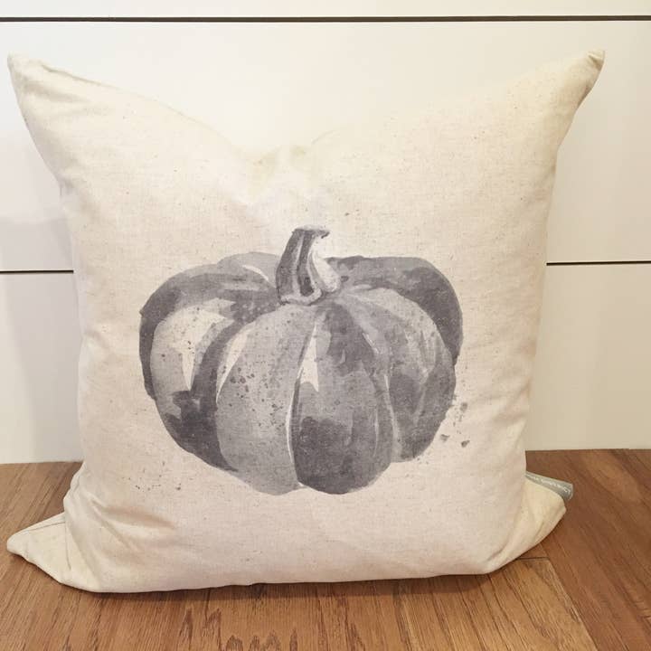 Housse d'oreiller citrouille gris aquarelle pour la vente par Design District Co