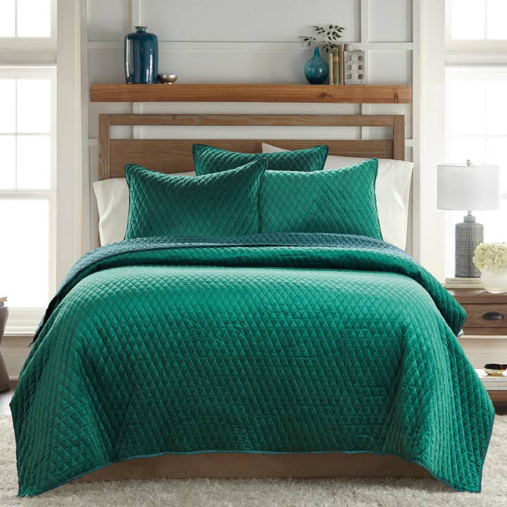 Empire Velvet Green Quilt for wholesale on Faire