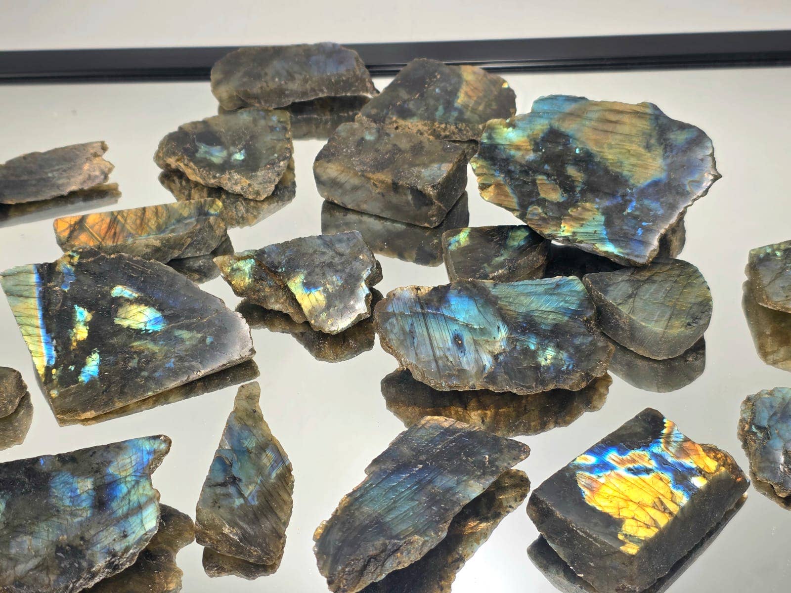 Distinction Crystals – wholesale Spiritual stone/crystal – Labradorite Crystal Slices, Half Polished 250g Batch3