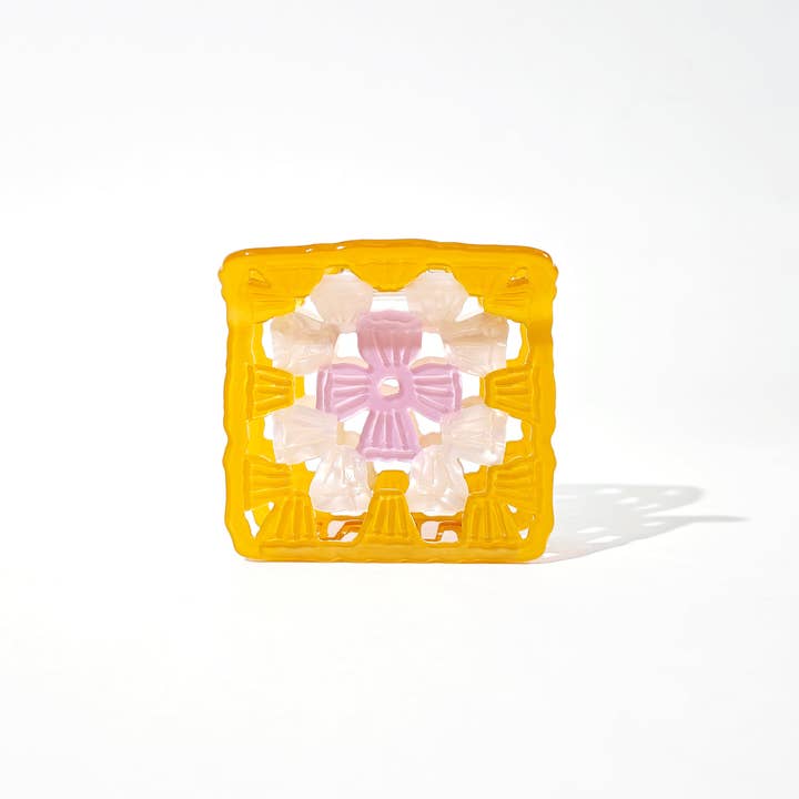 Hey Ricochet - Wholesale Hair Clip - Women's - Granny Square Claw