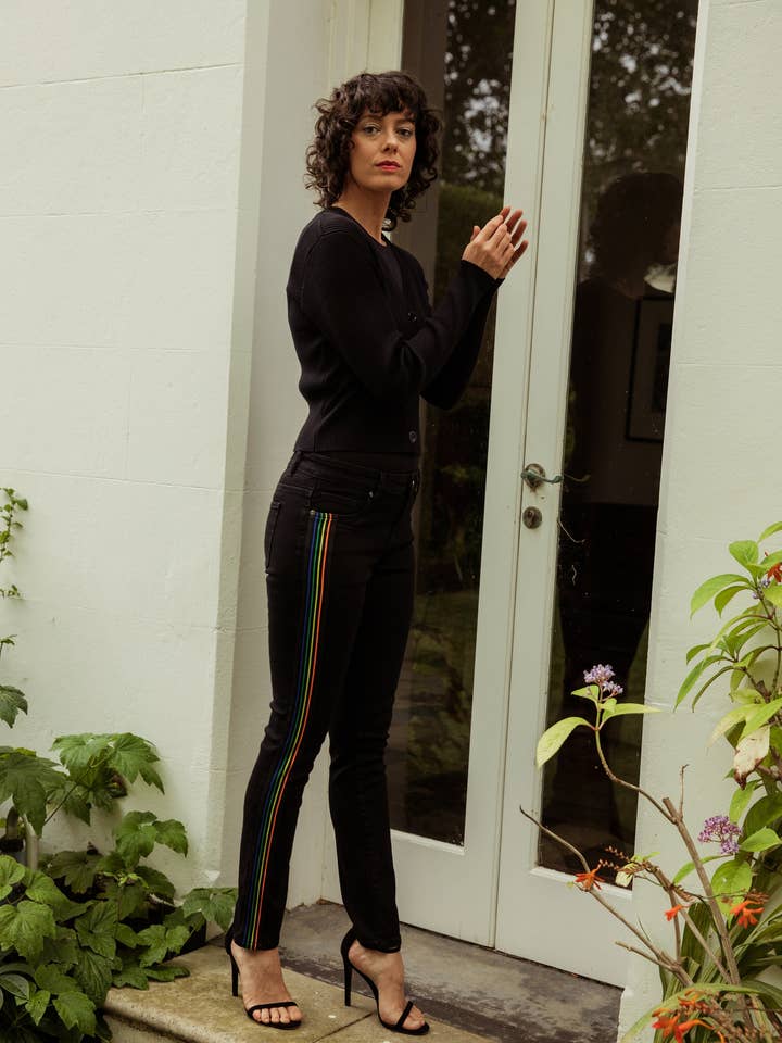 Harrow Black for wholesale on Faire3