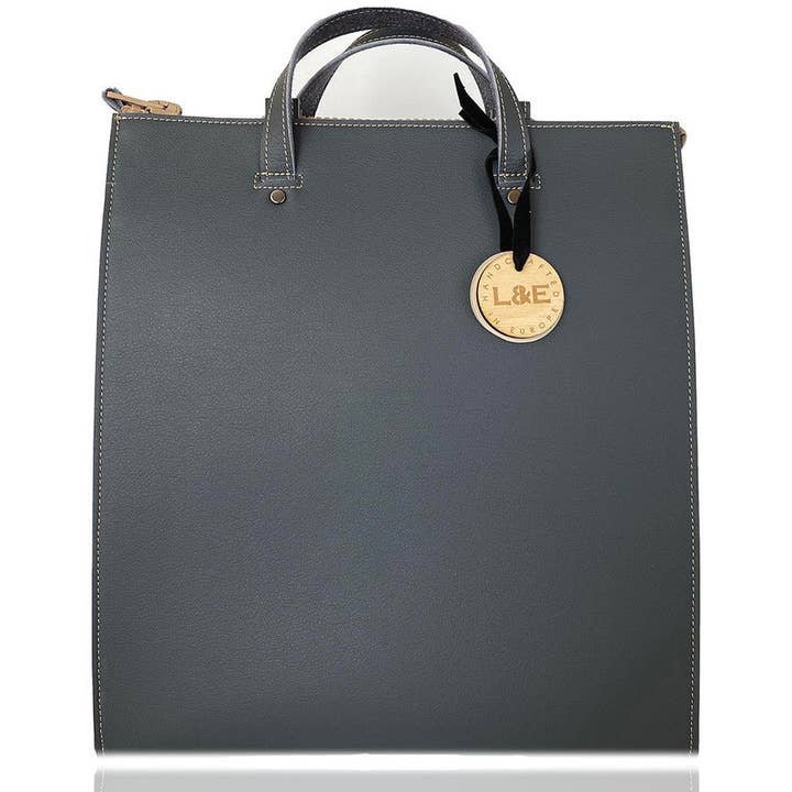 L&E Studio - Wholesale Tote Bag - Women's - Sörenberg Vegan Travel Tote Backpack Weekender1