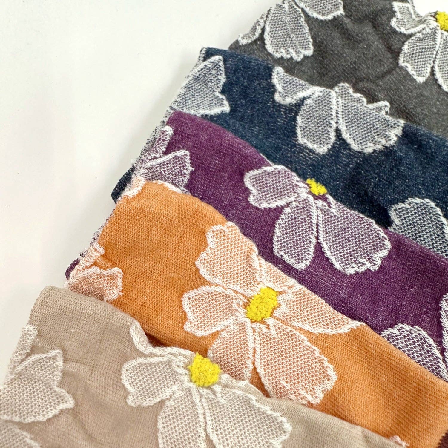 7DAYSSOCKS - Wholesale Sokken - Dames - Dames Crew Sokken met Madeliefjes Borduursel5