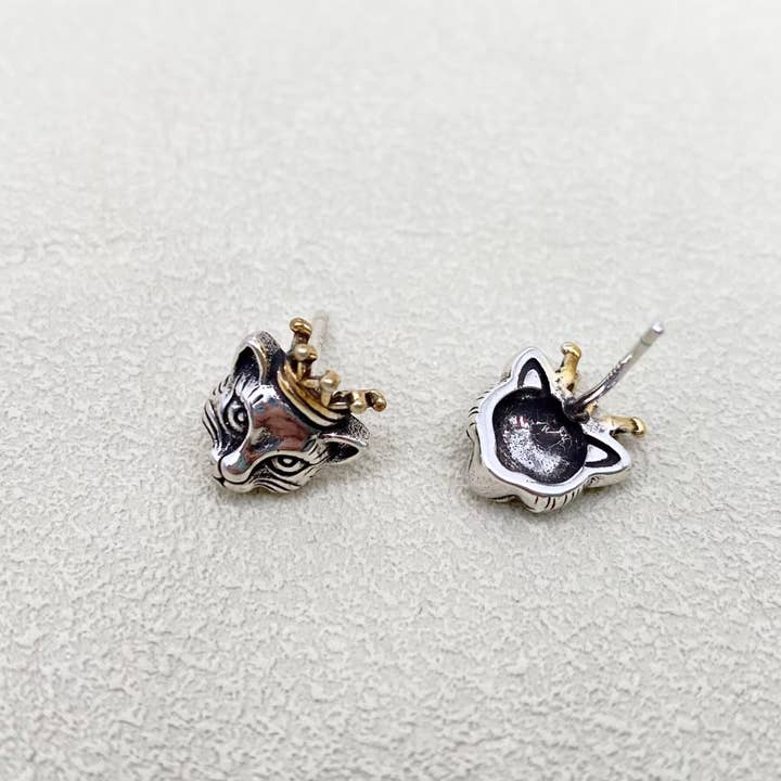 Mio Queena - Wholesale Stud/Post Earrings - Cats with Crown Silver Plated Ear Studs