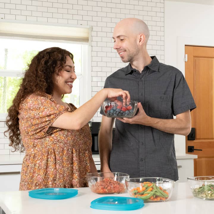 Libbey - Wholesale Food Storage Container - Libbey Serve It 8 Piece Glass Storage Bowl Set with 6 Cup Containers and Blue Plastic Lids4