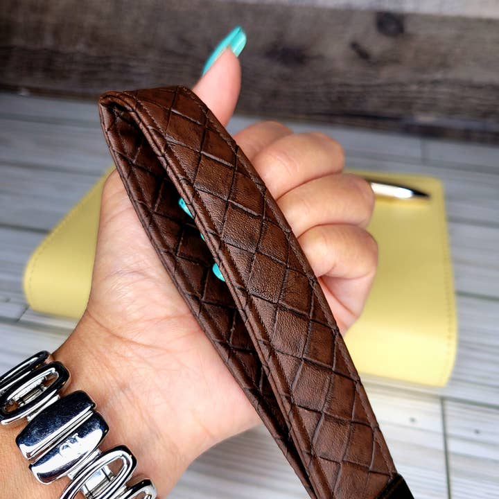 Schlüsselanhänger aus braunem Kunstleder | Handgelenktasche | Zubehör Schlüsselbund für den Großhandel von Niccolagio