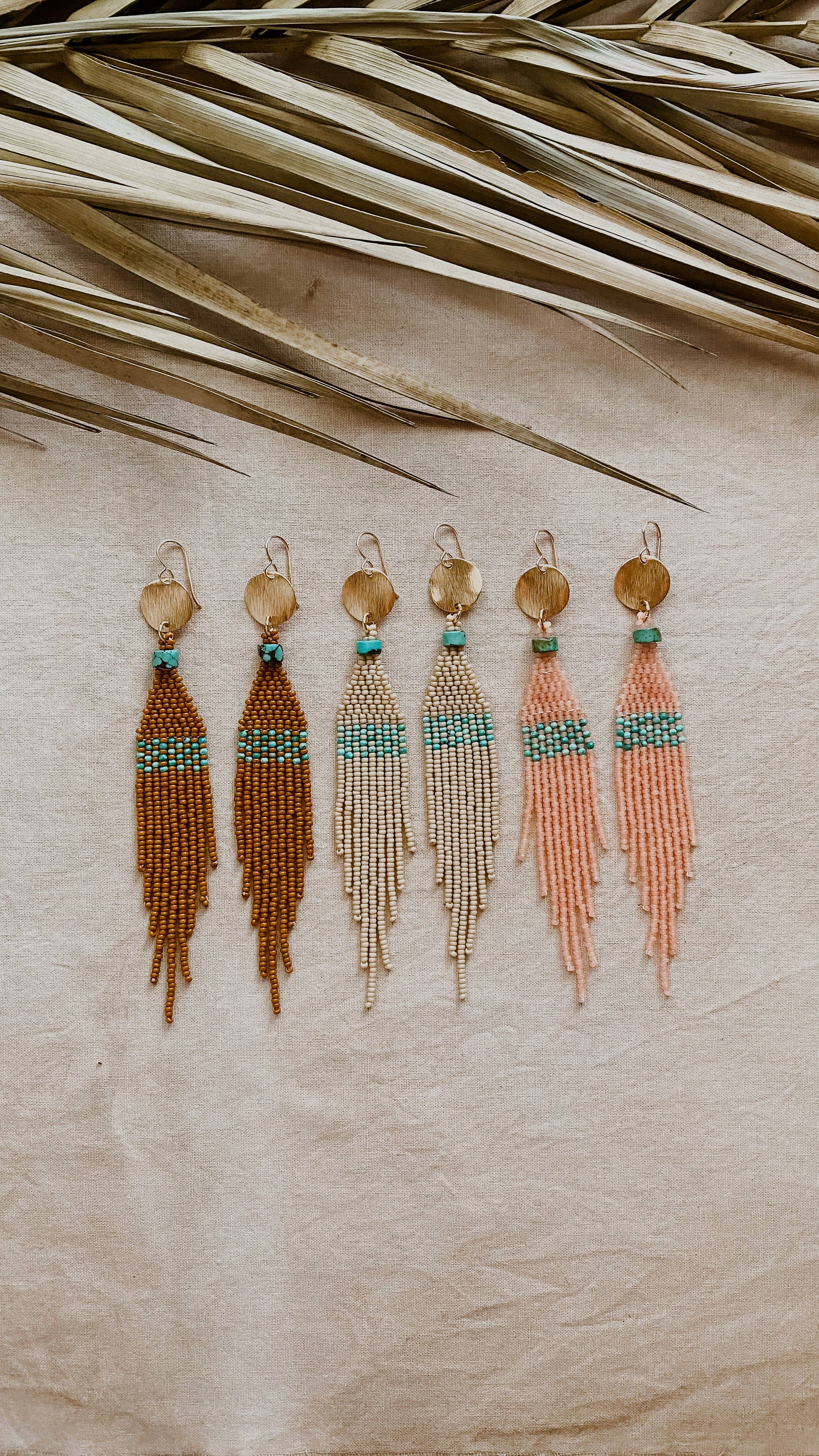 Stone & Sky – wholesale Hängande örhängen – River Set - i sand3