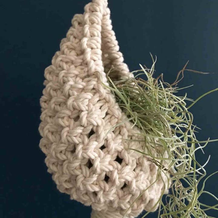 La Bella Monte – wholesale Hanging planter – Pineapple Hanging Planter For Living Room Holiday Décor5