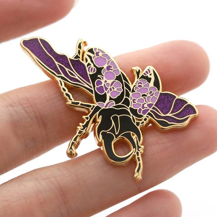 Shoal - Vendita all'ingrosso Spilla da bavero - Spilla a forma di scarabeo rinoceronte, viola0