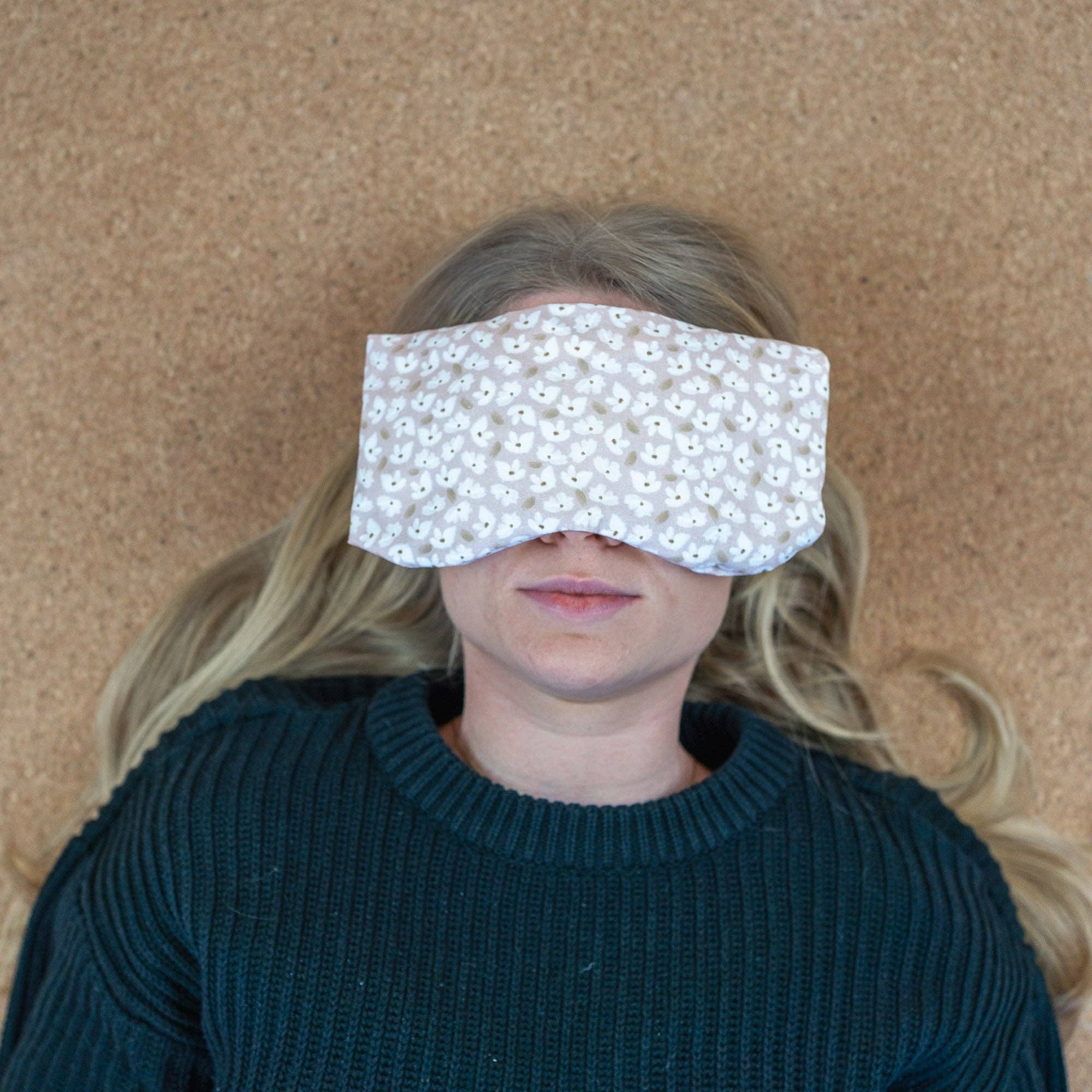 Tochter von Walter – Engroshandel Søvn-/øjenmaske – Øjenpude med økologisk spelt og økologisk lavendel, beige1