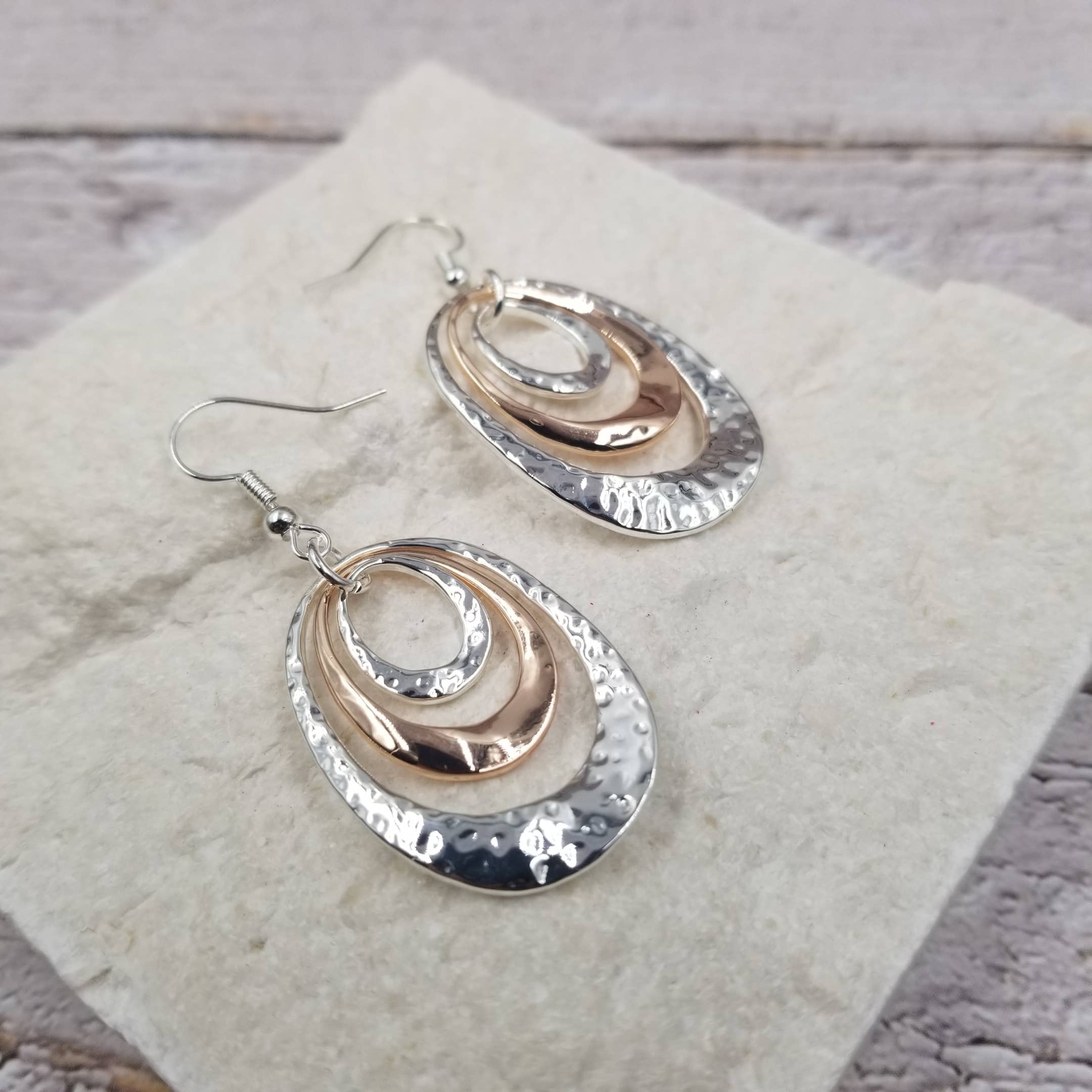 Treasure Wholesale - Wholesale Dangle Earrings - Mixed Metal Multilaminar Oval Dangle Earrings1