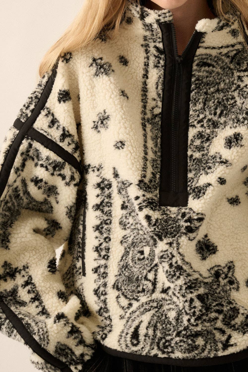 Promesa USA – wholesale Jacka - Dam – Pulloverjacka i sherpafleece med abstrakt blomtryck och halvlång dragkedja13