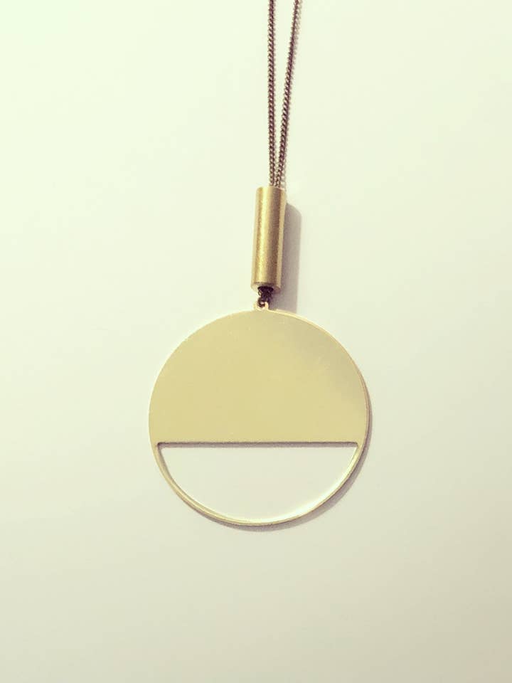 Colar Geométrico de Tubo de Latão Bruto Longo Duëg por atacado de darlings of denmark