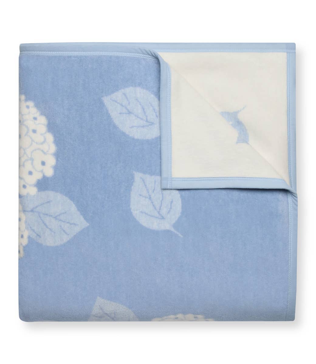 ChappyWrap - Wholesale Throw Blanket - Hydrangeas Bluebell Blanket5