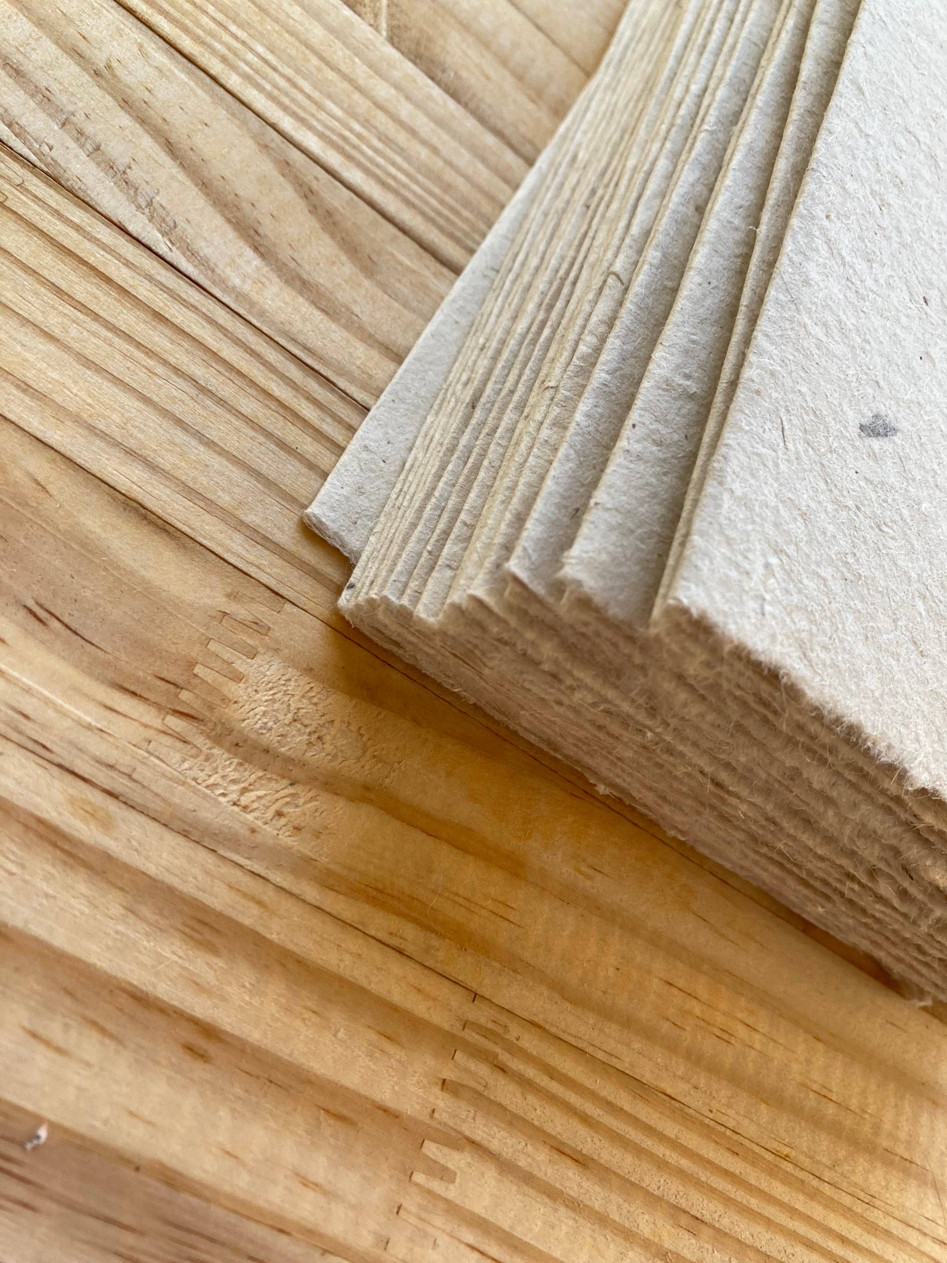 Kathie Studio – wholesale Vardagliga hälsningskort – Tulip Design Silkscreen gratulationskort på handgjort papper4