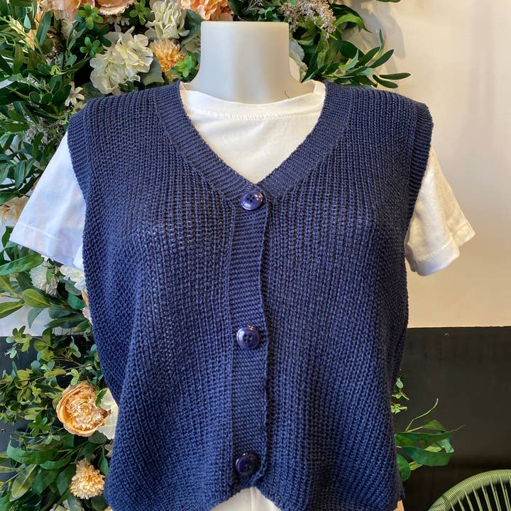 MAGNVS - Wholesale Sweater Vest - Women's - 6676 KNITTED VEST WITH BUTTONS5
