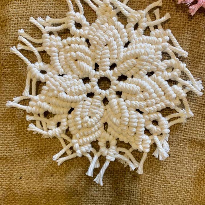 Grå baby blå naturlig hvid Macrame Snefnug/Julepynt/Julepynt for engroshandel på Faire